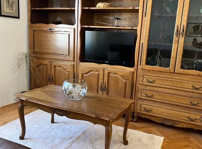 Ana, Free Garage Parking Appartement