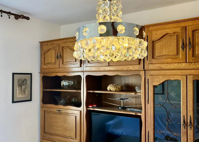 Ana, Free Garage Parking