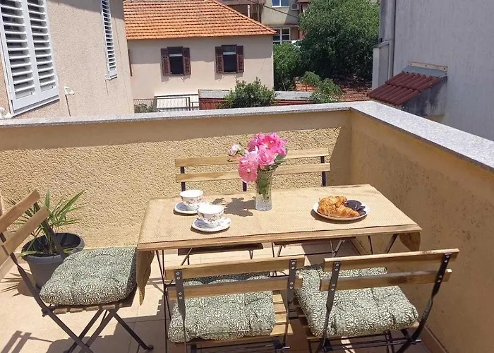 Ana, Free Garage Parking Apartament Szybenik