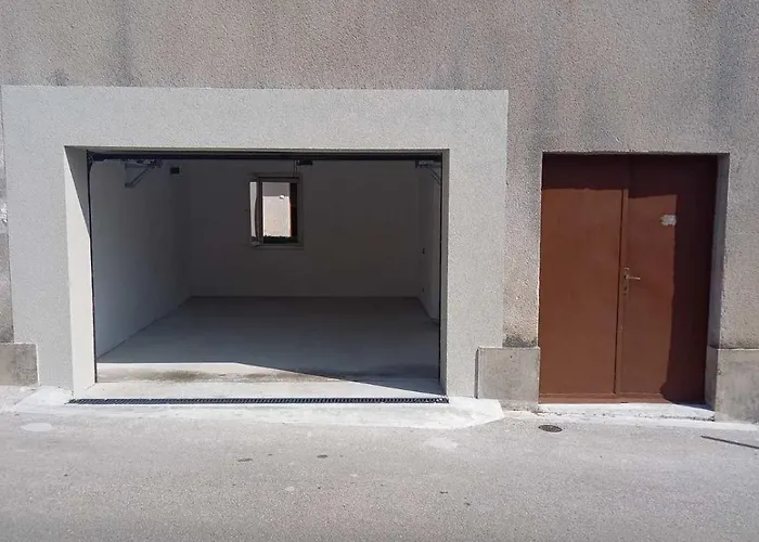 Ana, Free Garage Parking Appartement Šibenik